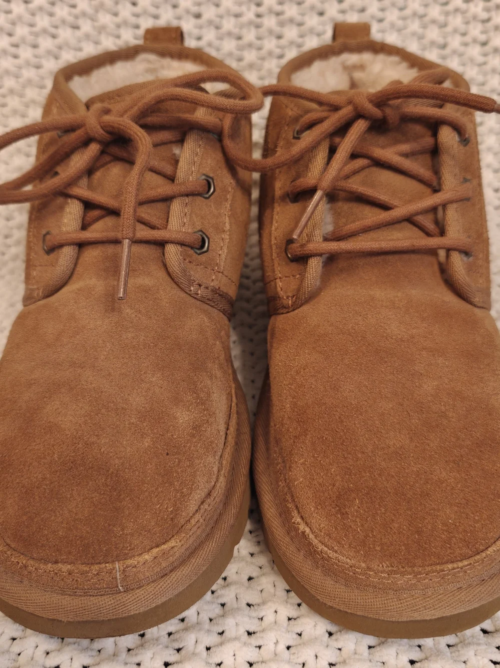 UGG Men's Neumel Suede Lace Up Chukka Boots in Chestnut - Sz 7
